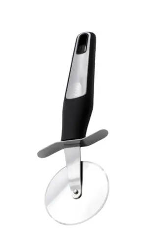 [RHD669] Pizza Cutter 22x7cm 65mm Stainless Steel With Black Handle 12631